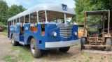Old timer busz működőképes modellje és kistrakt...